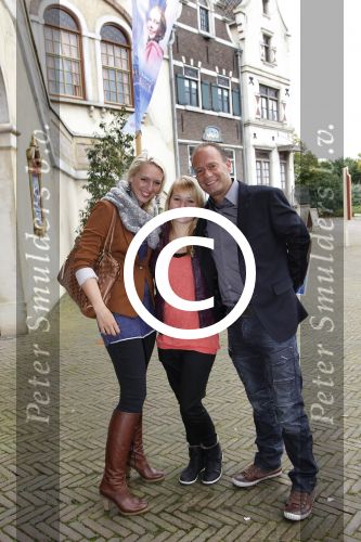 Kaatsheuvel, 9 Oktober 2011
Premiï¿½re van de musical Droomvlucht
Ron Boszhard met vriendin en dochter
Foto Peter smulders BV