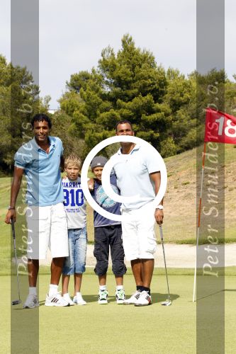 Ibiza 24 juli 2011
Ruud Gullit met zoon Maxim op ibiza aan het Golfen met Pierre en Sidney van Hooijdonk.
Peter Smulders bv
