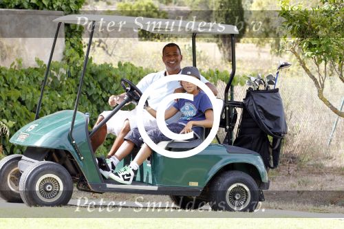 Ibiza 24 juli 2011
Ruud Gullit met zoon Maxim op ibiza aan het Golfen met Pierre en Sidney van Hooijdonk.
Peter Smulders bv