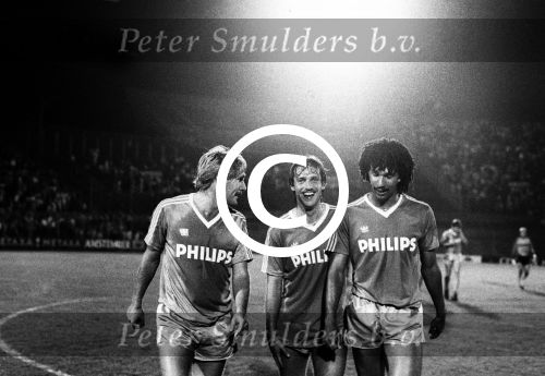 Amsterdam, 28 Augustus 1985 eindstand 2-4
2 doelpunten van de Gijp en 2 doelpunten Gullit
Ruud Gullit, Ton Lokhof en Rene v d Gijp
Foto Peter Smulders Bv