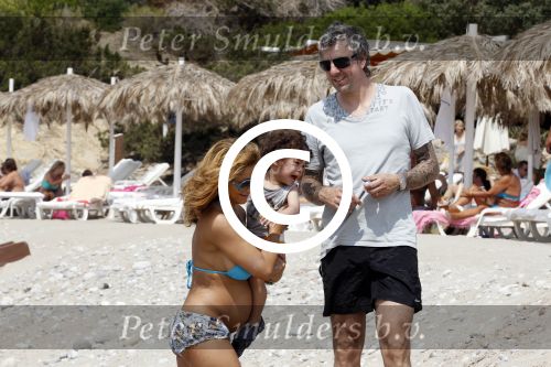 Ibiza 27 juli 2011
Ruud de Wild met zijn zwangere vrouw Aafke en zoontje op vakantie op ibiza.
Peter Smulders bv