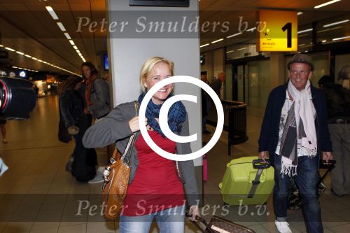 Schiphol 27 / 28 oktober 2011
Sonja Bakker en haar nieuwe vriend Jan arriveren op schiphol na vakantie naar ibiza.
Peter Smulders bv