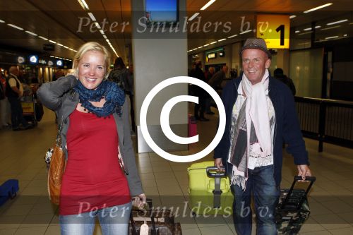 Schiphol 27 / 28 oktober 2011
Sonja Bakker en haar nieuwe vriend Jan arriveren op schiphol na vakantie naar ibiza.
Peter Smulders bv