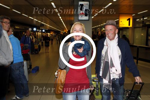 Schiphol 27 / 28 oktober 2011
Sonja Bakker en haar nieuwe vriend Jan arriveren op schiphol na vakantie naar ibiza.
Peter Smulders bv