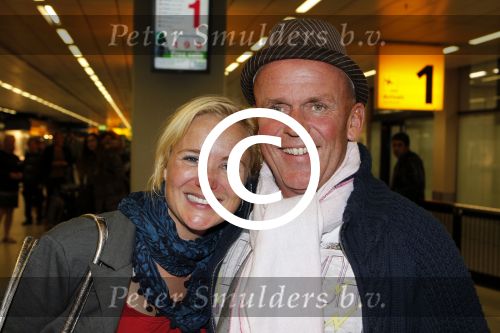 Schiphol 27 / 28 oktober 2011
Sonja Bakker en haar nieuwe vriend Jan arriveren op schiphol na vakantie naar ibiza.
Peter Smulders bv