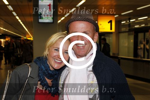 Schiphol 27 / 28 oktober 2011
Sonja Bakker en haar nieuwe vriend Jan arriveren op schiphol na vakantie naar ibiza.
Peter Smulders bv
