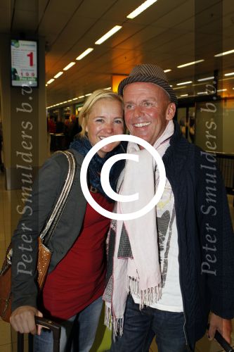 Schiphol 27 / 28 oktober 2011
Sonja Bakker en haar nieuwe vriend Jan arriveren op schiphol na vakantie naar ibiza.
Peter Smulders bv