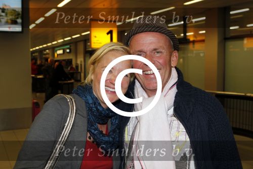 Schiphol 27 / 28 oktober 2011
Sonja Bakker en haar nieuwe vriend Jan arriveren op schiphol na vakantie naar ibiza.
Peter Smulders bv