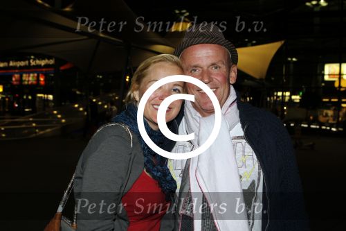 Schiphol 27 / 28 oktober 2011
Sonja Bakker en haar nieuwe vriend Jan arriveren op schiphol na vakantie naar ibiza.
Peter Smulders bv