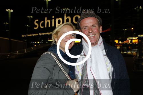 Schiphol 27 / 28 oktober 2011
Sonja Bakker en haar nieuwe vriend Jan arriveren op schiphol na vakantie naar ibiza.
Peter Smulders bv