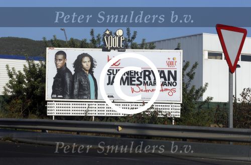 ibiza 26 juli 2011
Ryan Marciano en Sunnery James staan op billboard van discotheek space op ibiza.
Peter Smulders bv