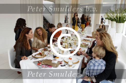 Amsterdam 9 oktober 2011
Lunch met bkende vrouwen van supertrash.
Peter Smulders bv