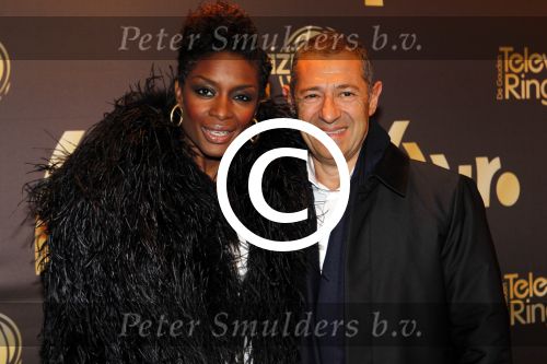 Amsterdam 21 oktober 2011
Uitreiking televizierring 2011 in carre. Sylvana Simons met Ronald kahn
Peter Smulders bv