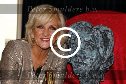 Amsterdam 24 oktober 2011
Presentatie borstbeeld Tineke Schouten in Carre.
Peter Smulders bv