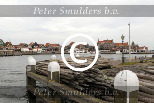 Volendam 27 oktober 2011
Jan Smit krijgt cd , gouden plaat en onderscheiding van de stad Volendam.
Peter Smulders bv