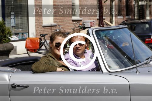 Amsterdam 20 augustus 2011
Wesly Bronkhorst met zijn vriendin Renee Gunning in Mercedes cabrio.
Peter Smulders bv