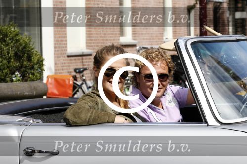 Amsterdam 20 augustus 2011
Wesly Bronkhorst met zijn vriendin Renee Gunning in Mercedes cabrio.
Peter Smulders bv