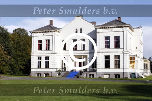 Zeist 19 oktober 2011
Presentatie cd van Wibi Soerjadi bij hem thuis. Guido Weijers reikt hem uit.
Peter Smulders bv