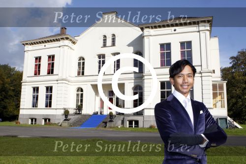Zeist 19 oktober 2011
Presentatie cd van Wibi Soerjadi bij hem thuis. Guido Weijers reikt hem uit.
Peter Smulders bv