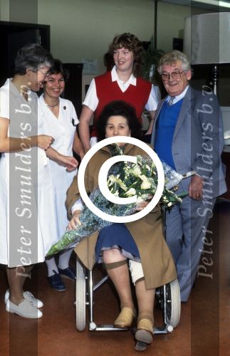 Geldrop,. 20 December 1984
ZZN uit het het Sint Anna Ziekenhuis in Geldrop
Samen op de foto met haar man Sjo Servaes
Foto Peter Smulders BV