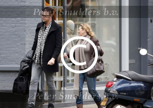 Amsterdam 9 november 2012
Antje Monteiro met een vriend op de cornelis schuytstraat.
Peter Smulders bv