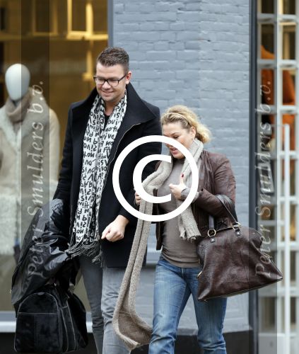 Amsterdam 9 november 2012
Antje Monteiro met een vriend op de cornelis schuytstraat.
Peter Smulders bv