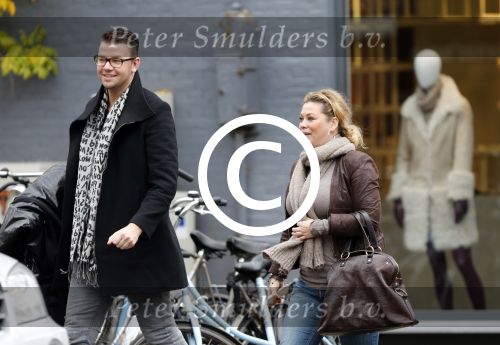 Amsterdam 9 november 2012
Antje Monteiro met een vriend op de cornelis schuytstraat.
Peter Smulders bv