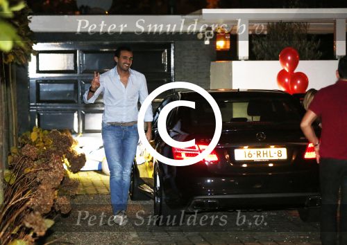 Zoetermeer Amsterdam 9 november 2012
Estelle Cruijff haalt haar vriend Badr Hari op bij de gevangenis in Zoetermeer en rijdt daarna naar haar huis toe in Amsterdam.
Peter Smulders bv
