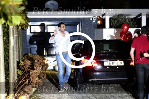 Zoetermeer Amsterdam 9 november 2012
Estelle Cruijff haalt haar vriend Badr Hari op bij de gevangenis in Zoetermeer en rijdt daarna naar haar huis toe in Amsterdam.
Peter Smulders bv