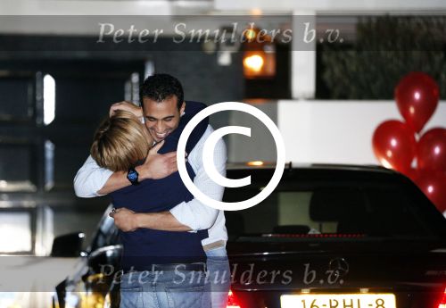 Zoetermeer Amsterdam 9 november 2012
Estelle Cruijff haalt haar vriend Badr Hari op bij de gevangenis in Zoetermeer en rijdt daarna naar haar huis toe in Amsterdam.
Peter Smulders bv