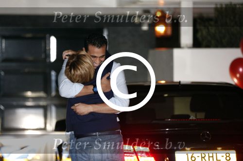 Zoetermeer Amsterdam 9 november 2012
Estelle Cruijff haalt haar vriend Badr Hari op bij de gevangenis in Zoetermeer en rijdt daarna naar haar huis toe in Amsterdam.
Peter Smulders bv