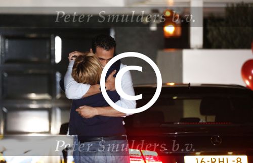 Zoetermeer Amsterdam 9 november 2012
Estelle Cruijff haalt haar vriend Badr Hari op bij de gevangenis in Zoetermeer en rijdt daarna naar haar huis toe in Amsterdam.
Peter Smulders bv