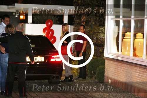 Zoetermeer Amsterdam 9 november 2012
Estelle Cruijff haalt haar vriend Badr Hari op bij de gevangenis in Zoetermeer en rijdt daarna naar haar huis toe in Amsterdam.
Peter Smulders bv