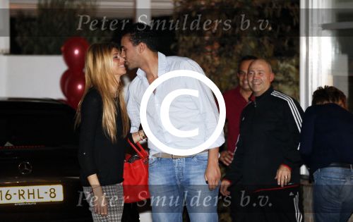 Zoetermeer Amsterdam 9 november 2012
Estelle Cruijff haalt haar vriend Badr Hari op bij de gevangenis in Zoetermeer en rijdt daarna naar haar huis toe in Amsterdam.
Peter Smulders bv