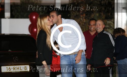 Zoetermeer Amsterdam 9 november 2012
Estelle Cruijff haalt haar vriend Badr Hari op bij de gevangenis in Zoetermeer en rijdt daarna naar haar huis toe in Amsterdam.
Peter Smulders bv