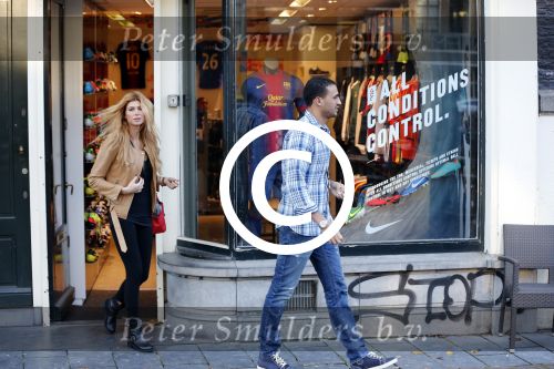 Amsterdam 11 november 2012
Estelle Cruiff en Badr Hari doen boodschappen in Amsterdam met Maxim Gullit.
Peter Smulders bv