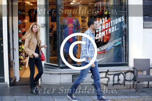 Amsterdam 11 november 2012
Estelle Cruiff en Badr Hari doen boodschappen in Amsterdam met Maxim Gullit.
Peter Smulders bv