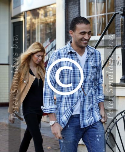 Amsterdam 11 november 2012
Estelle Cruiff en Badr Hari doen boodschappen in Amsterdam met Maxim Gullit.
Peter Smulders bv