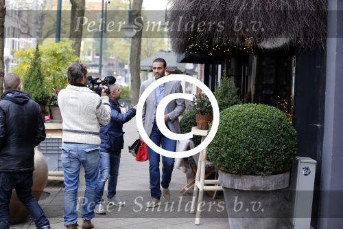 Amsterdam 12 november 2012
Badr Hari en Estelle Cruijff in de cornelis schuytstraat. Badr wordt geinterviewd door powned.
Peter Smulders bv