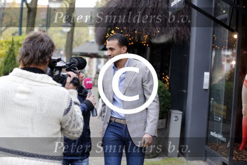 Amsterdam 12 november 2012
Badr Hari en Estelle Cruijff in de cornelis schuytstraat. Badr wordt geinterviewd door powned.
Peter Smulders bv
