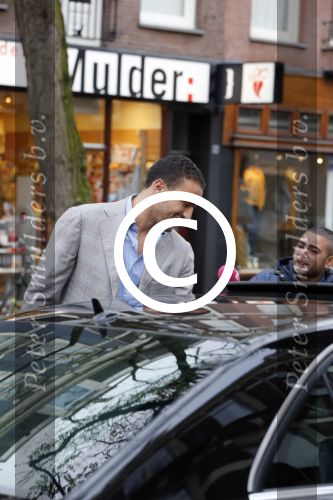 Amsterdam 12 november 2012
Badr Hari en Estelle Cruijff in de cornelis schuytstraat. Badr wordt geinterviewd door powned.
Peter Smulders bv
