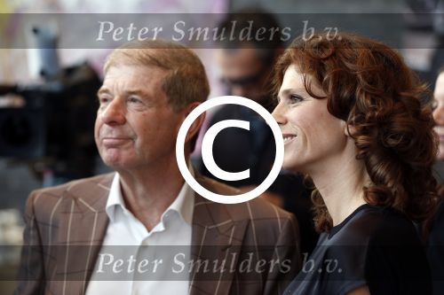 Ridderkerk 20 november 2012
Presentatie blad helden met Ronald en Bartina Koeman op de cover. Frits en Barbara Barend
Peter Smulders bv