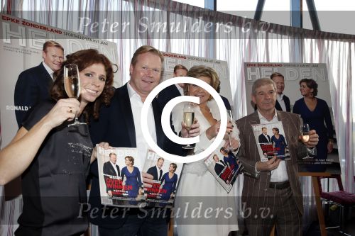 Ridderkerk 20 november 2012
Presentatie blad helden met Ronald en Bartina Koeman op de cover.
Peter Smulders bv
