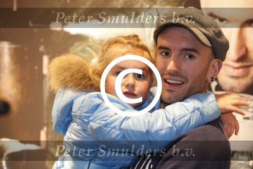 Amsterdam 8 november 2012
Presentatie Rehab Ben Saunders schoenen. Ook zijn dochter Stacey en ouders zijn aanwezig.
Peter Smulders bv