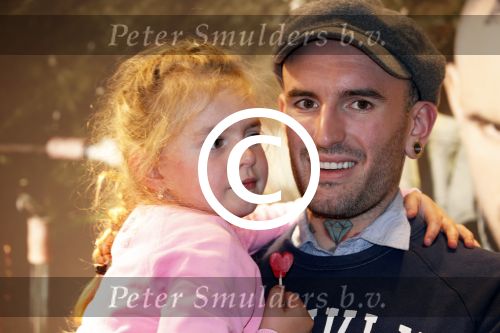 Amsterdam 8 november 2012
Presentatie Rehab Ben Saunders schoenen. Ook zijn dochter Stacey en ouders zijn aanwezig.
Peter Smulders bv