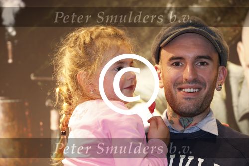 Amsterdam 8 november 2012
Presentatie Rehab Ben Saunders schoenen. Ook zijn dochter Stacey en ouders zijn aanwezig.
Peter Smulders bv