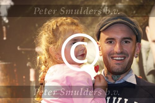 Amsterdam 8 november 2012
Presentatie Rehab Ben Saunders schoenen. Ook zijn dochter Stacey en ouders zijn aanwezig.
Peter Smulders bv