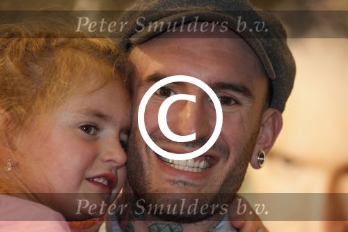 Amsterdam 8 november 2012
Presentatie Rehab Ben Saunders schoenen. Ook zijn dochter Stacey en ouders zijn aanwezig.
Peter Smulders bv