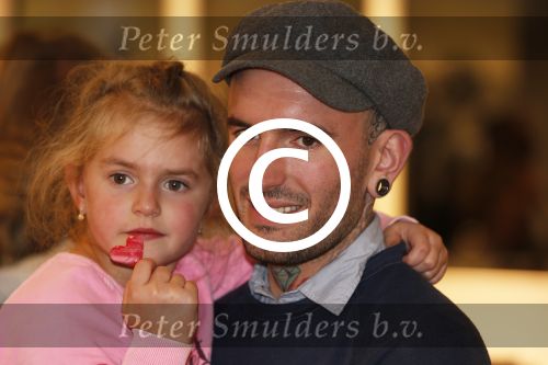 Amsterdam 8 november 2012
Presentatie Rehab Ben Saunders schoenen. Ook zijn dochter Stacey en ouders zijn aanwezig.
Peter Smulders bv