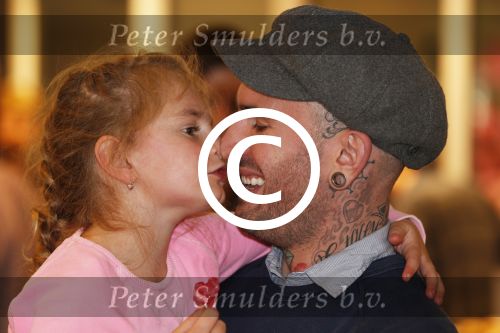 Amsterdam 8 november 2012
Presentatie Rehab Ben Saunders schoenen. Ook zijn dochter Stacey en ouders zijn aanwezig.
Peter Smulders bv
